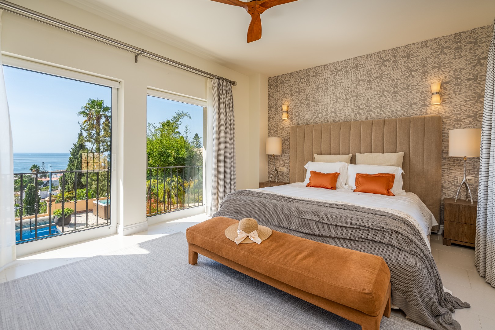 Interior - Bedroom sea view