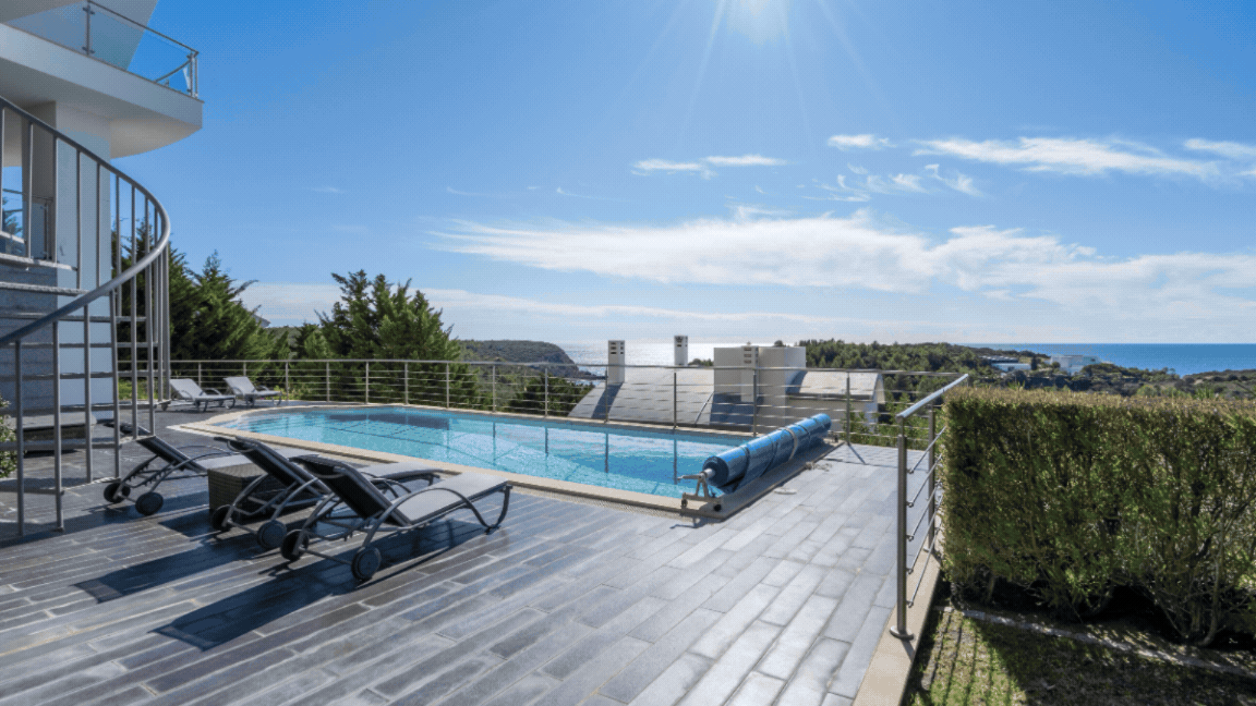 3+2 bedroom Modern villa with stunning sea views for sale near Burgau, Algarve