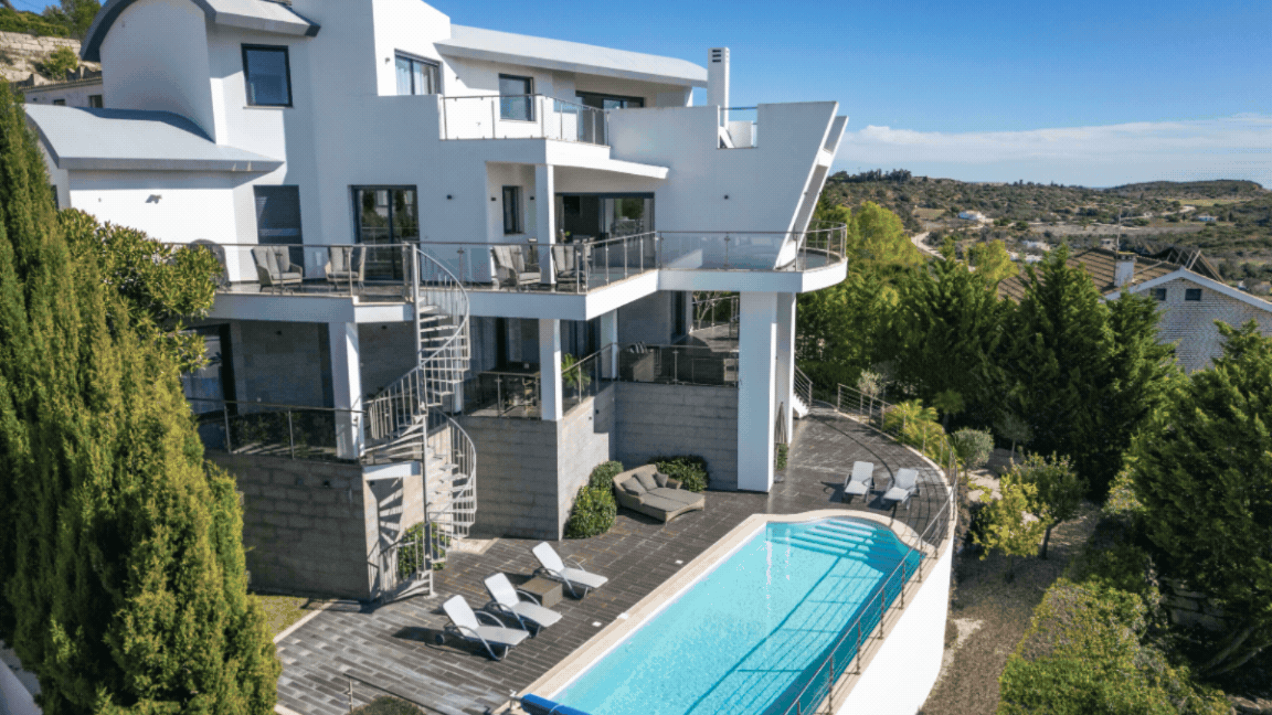 3+2 bedroom Modern villa with stunning sea views for sale near Burgau, Algarve