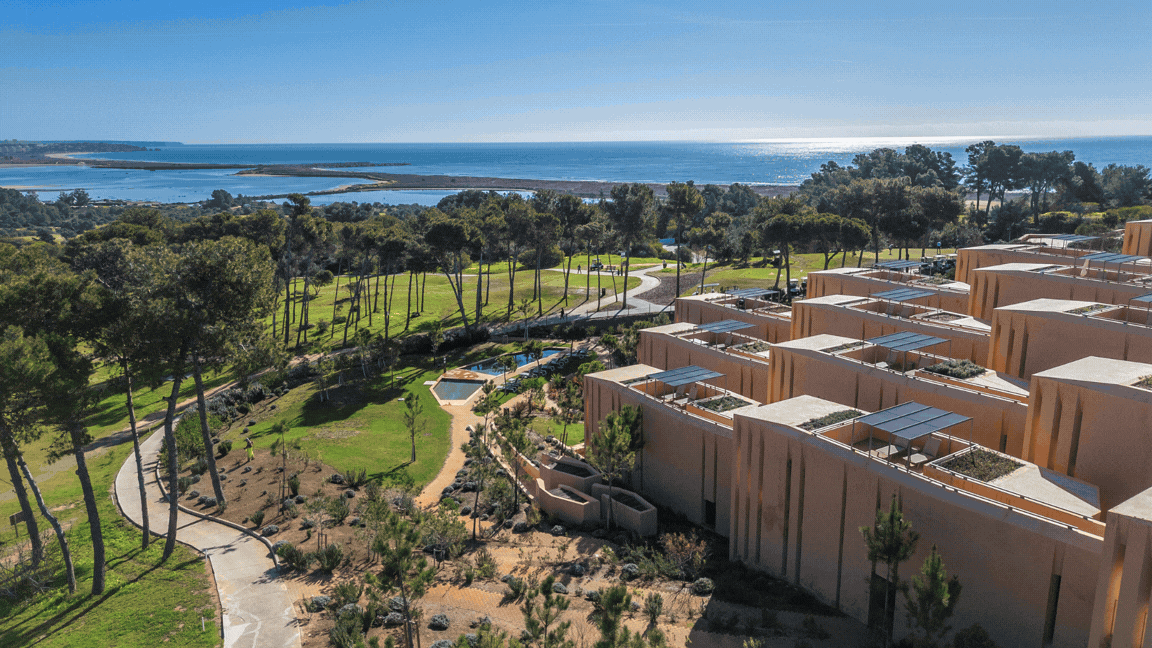 Resale, buy luxury property on Palmares golfcourse resort in Lagos