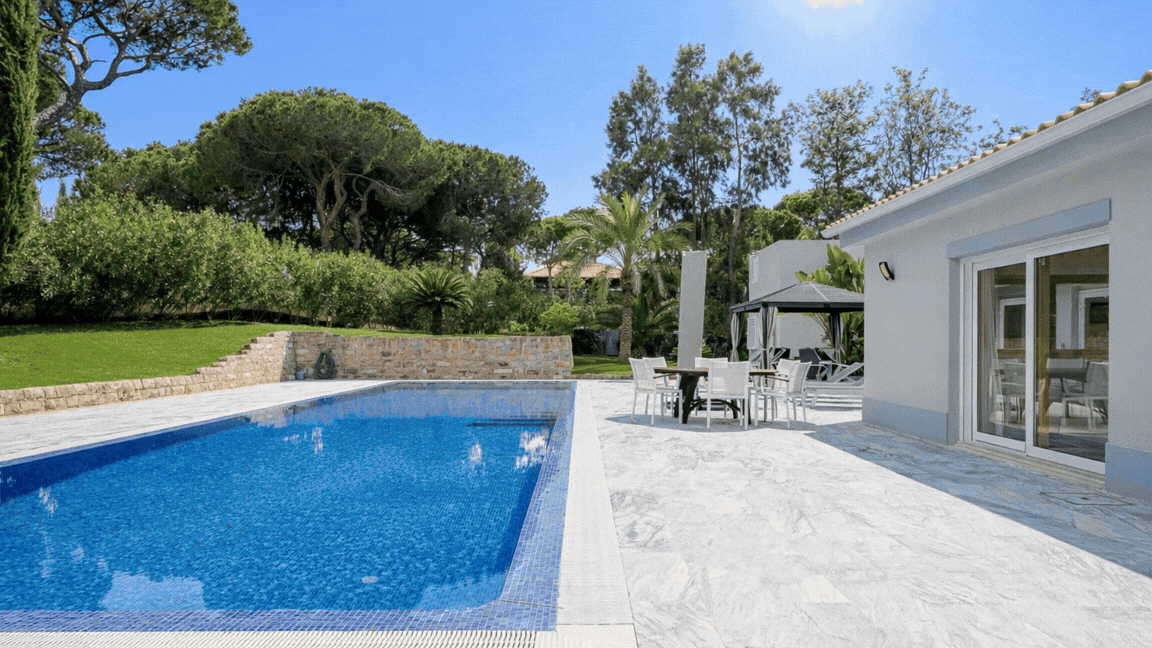 Buy a 4+1 Bedroom Luxury Villa in Vilamoura’s Prestigious Old Course Area, Central Algarve