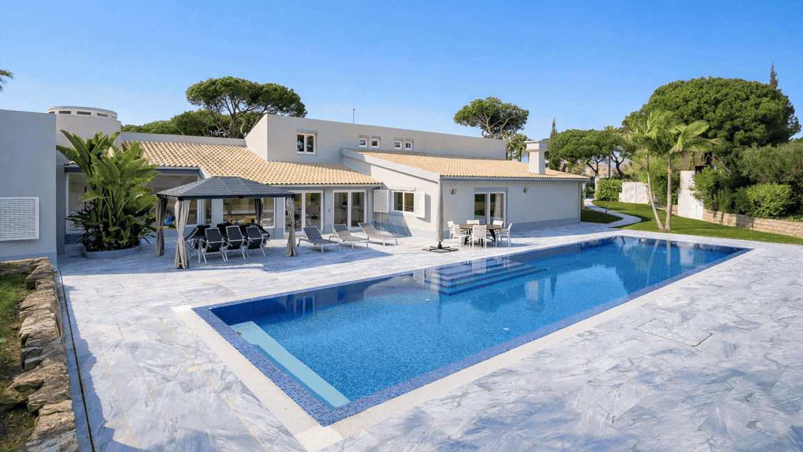 Buy a 4+1 Bedroom Luxury Villa in Vilamoura’s Prestigious Old Course Area, Central Algarve