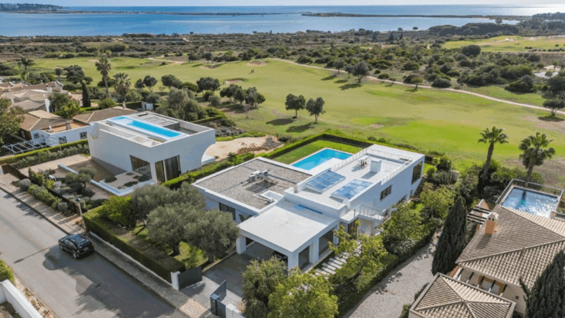 Elegant 5 Bedroom Villa with Exceptional Views & Direct Palmares Golf Access, for sale Algarve
