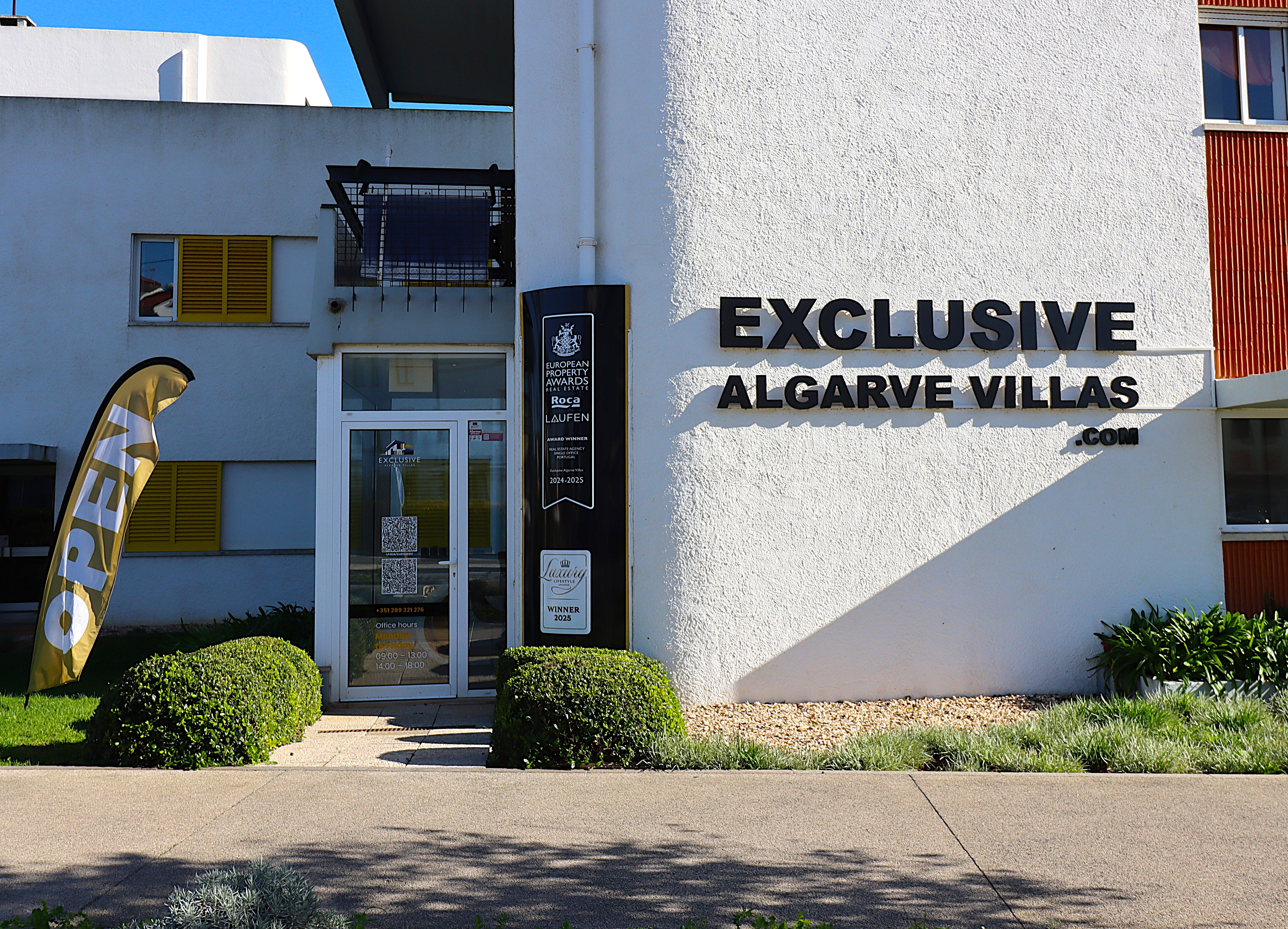 Vilamoura Office - Exclusive Algarve Villas