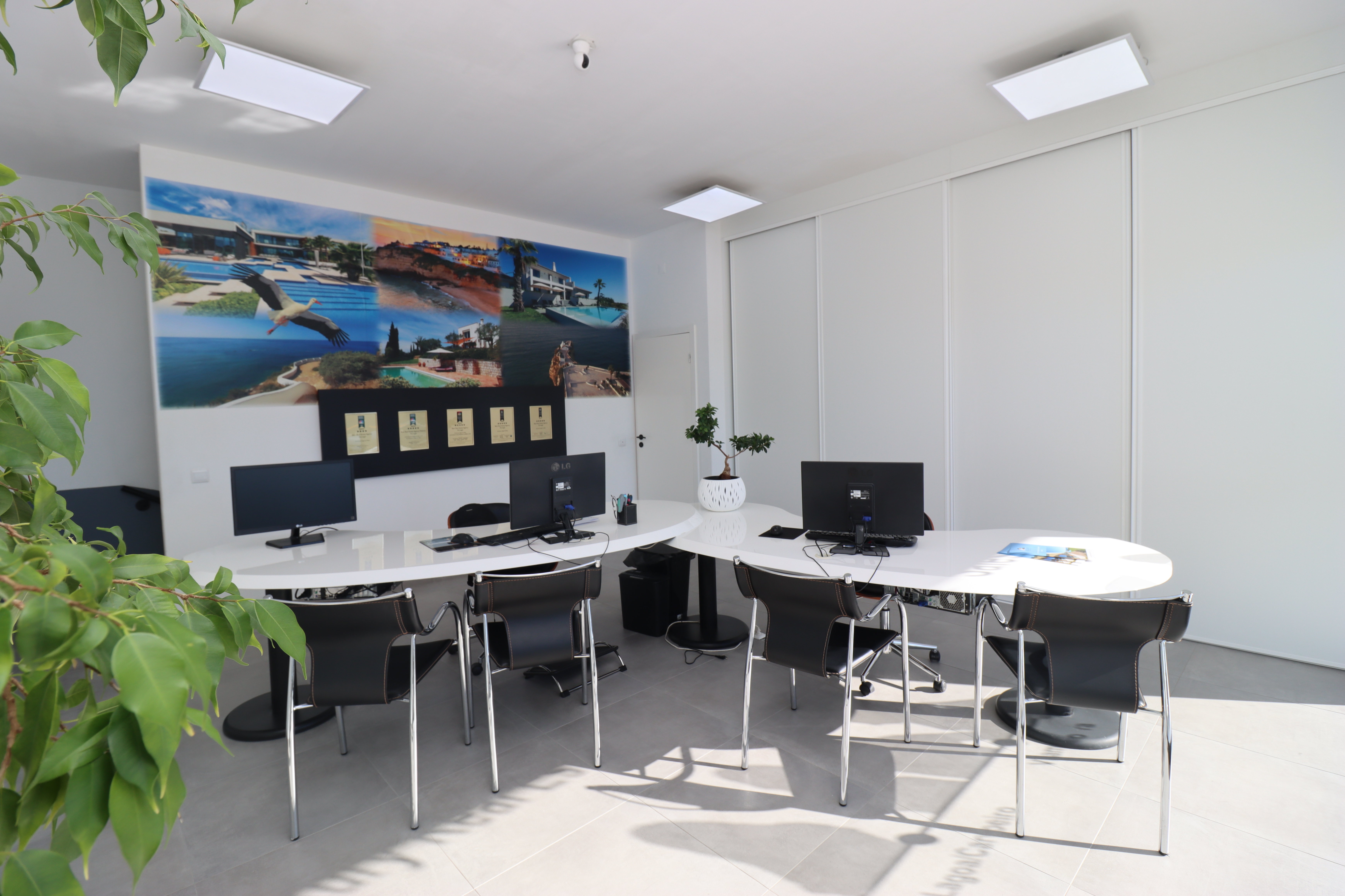 Lagoa Office - Exclusive Algarve Villas